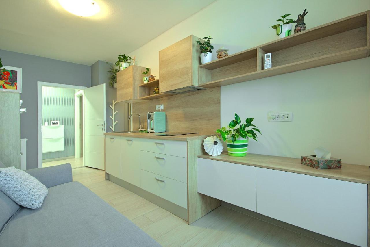 App Enterprise Umag Appartement Buitenkant foto