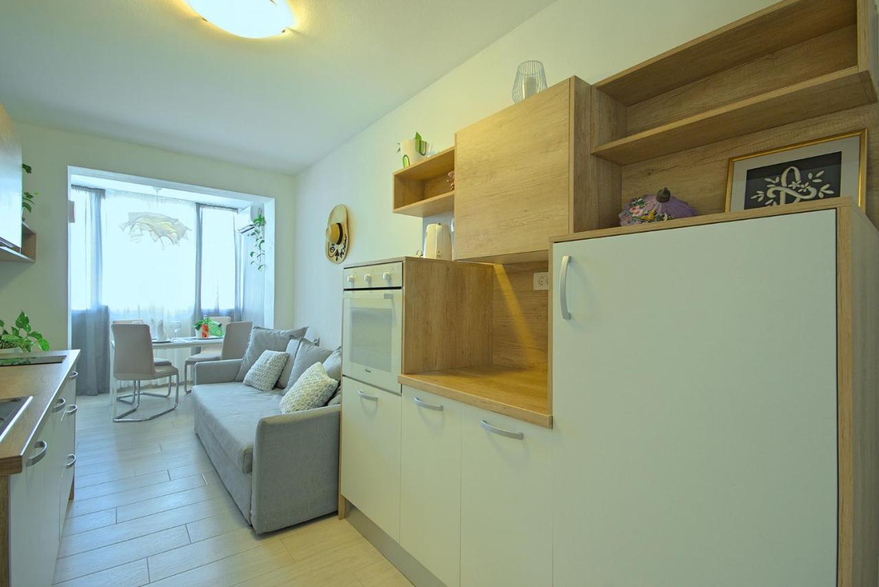 App Enterprise Umag Appartement Buitenkant foto