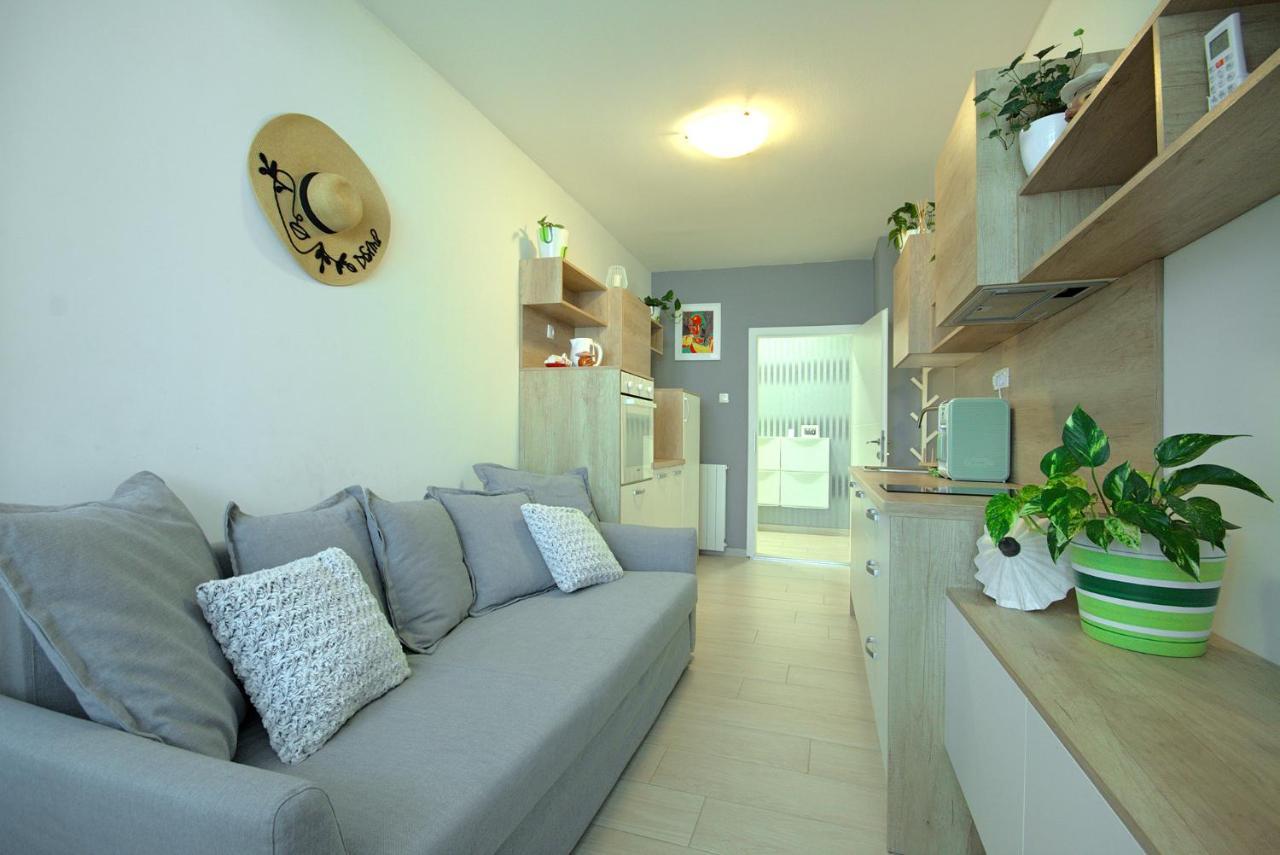 App Enterprise Umag Appartement Buitenkant foto
